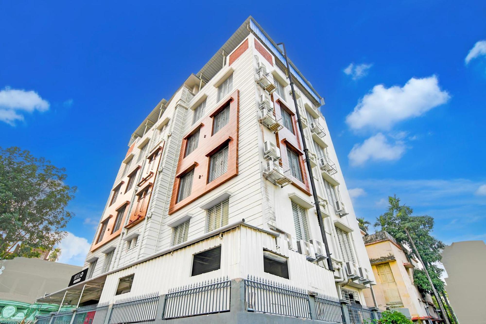 Super Townhouse Kaikhali Near Airport Otel Kalküta Dış mekan fotoğraf