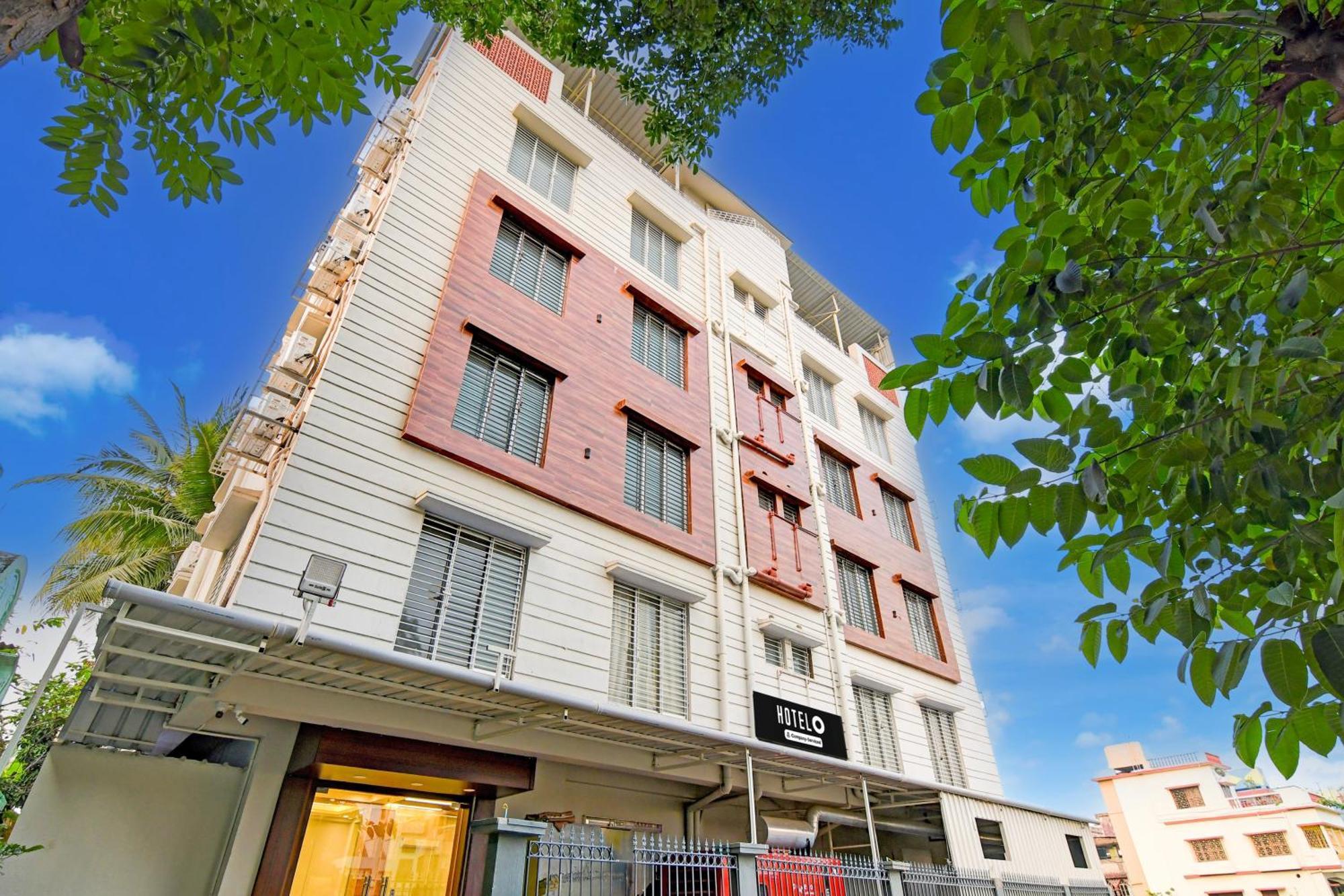 Super Townhouse Kaikhali Near Airport Otel Kalküta Dış mekan fotoğraf
