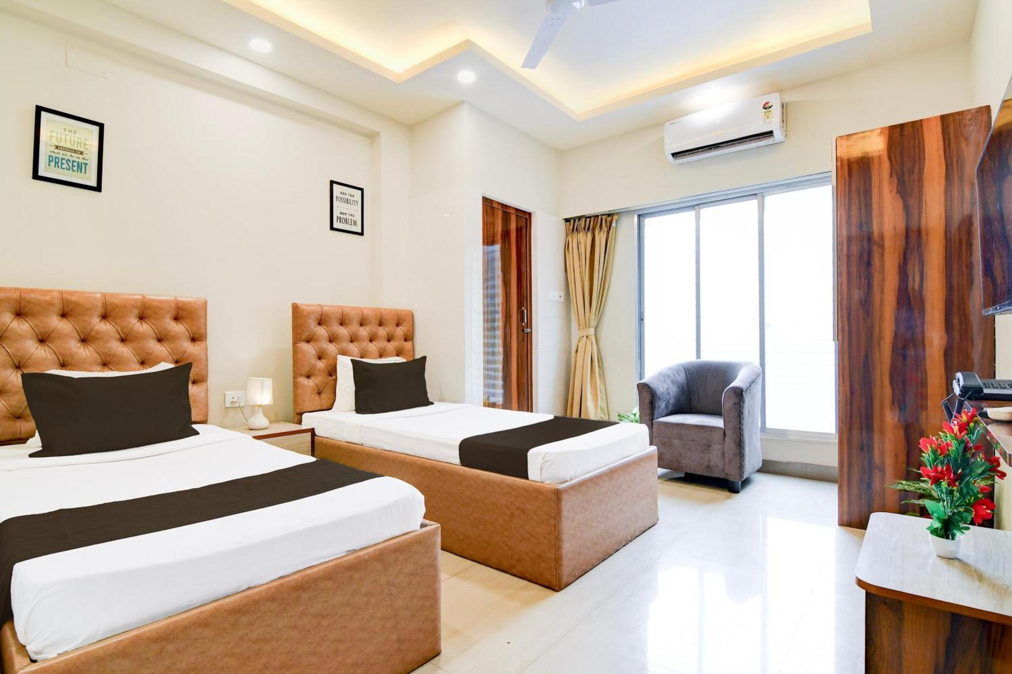 Super Townhouse Kaikhali Near Airport Otel Kalküta Dış mekan fotoğraf