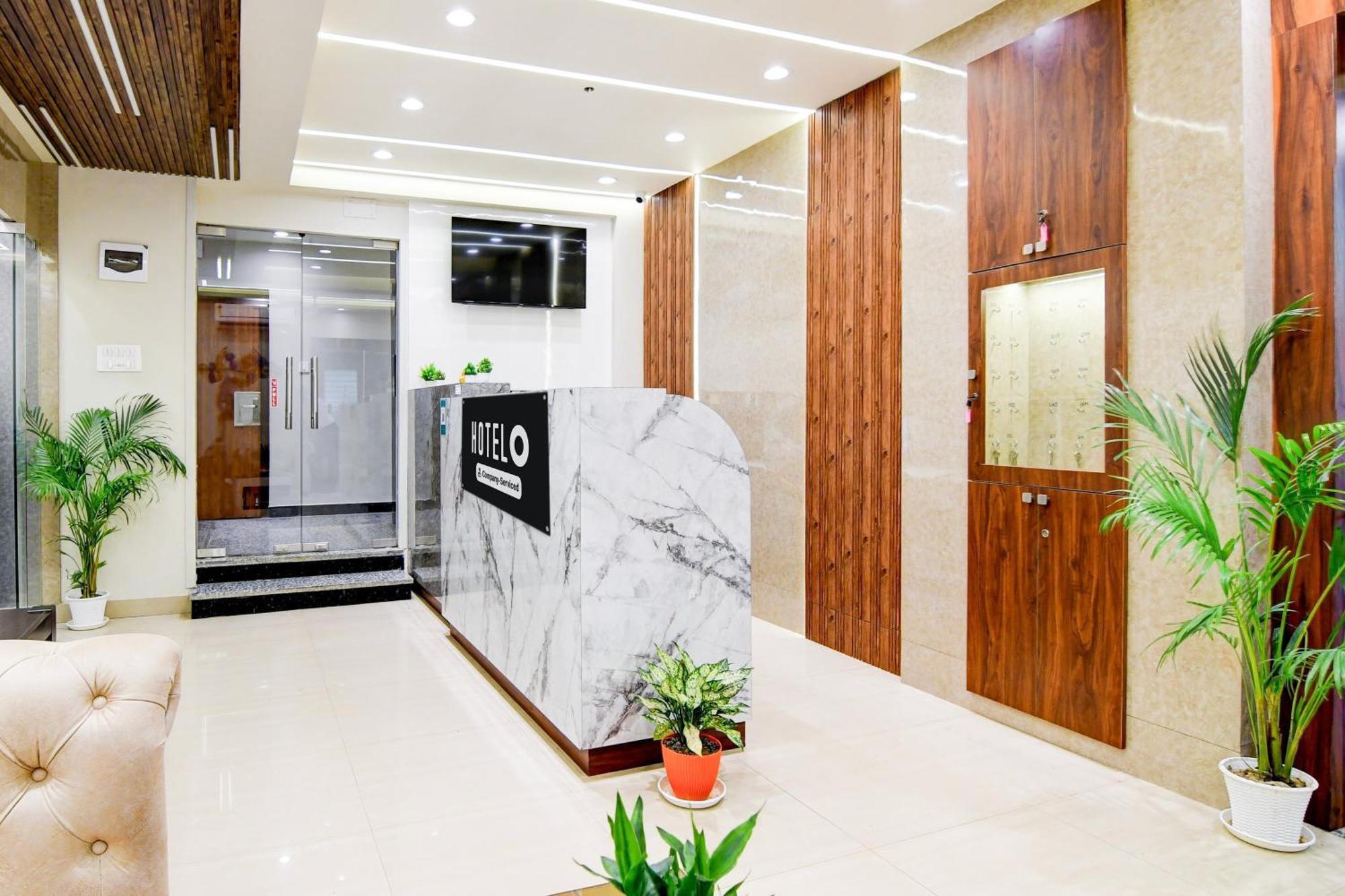 Super Townhouse Kaikhali Near Airport Otel Kalküta Dış mekan fotoğraf
